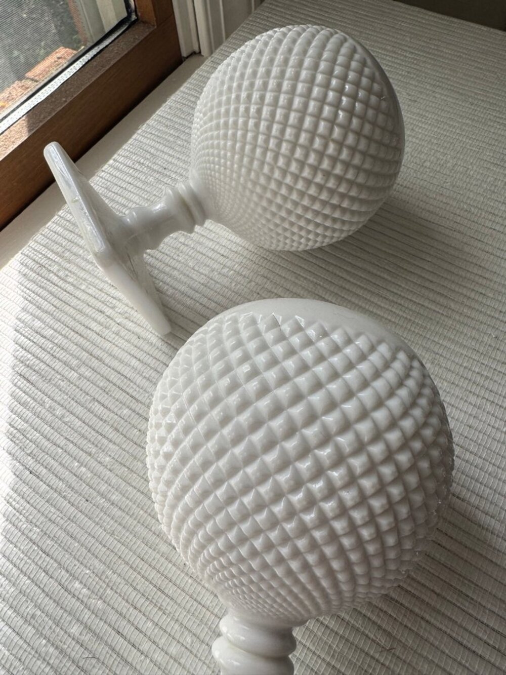 Pair of 2 Vintage White Milk Glass Hobnail Footed Vases Diamond Point - Picture 3 of 7